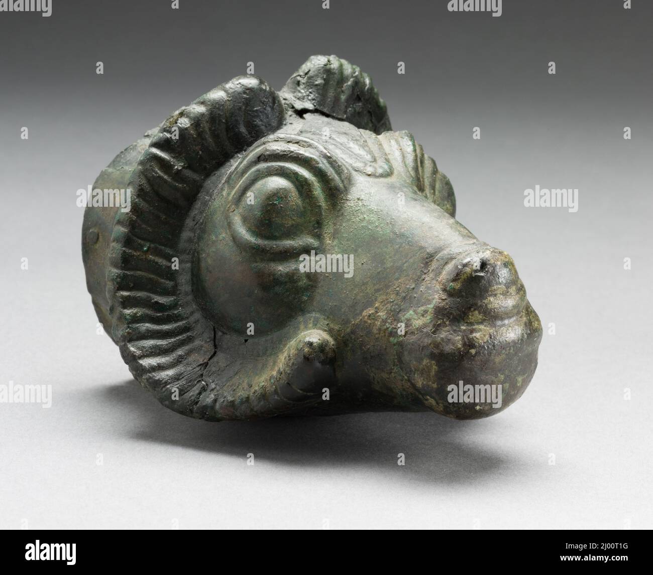 Terminal de tête RAM. Ouest de l'Iran, 600-330 av. J.-C. Sculpture. Bronze Banque D'Images