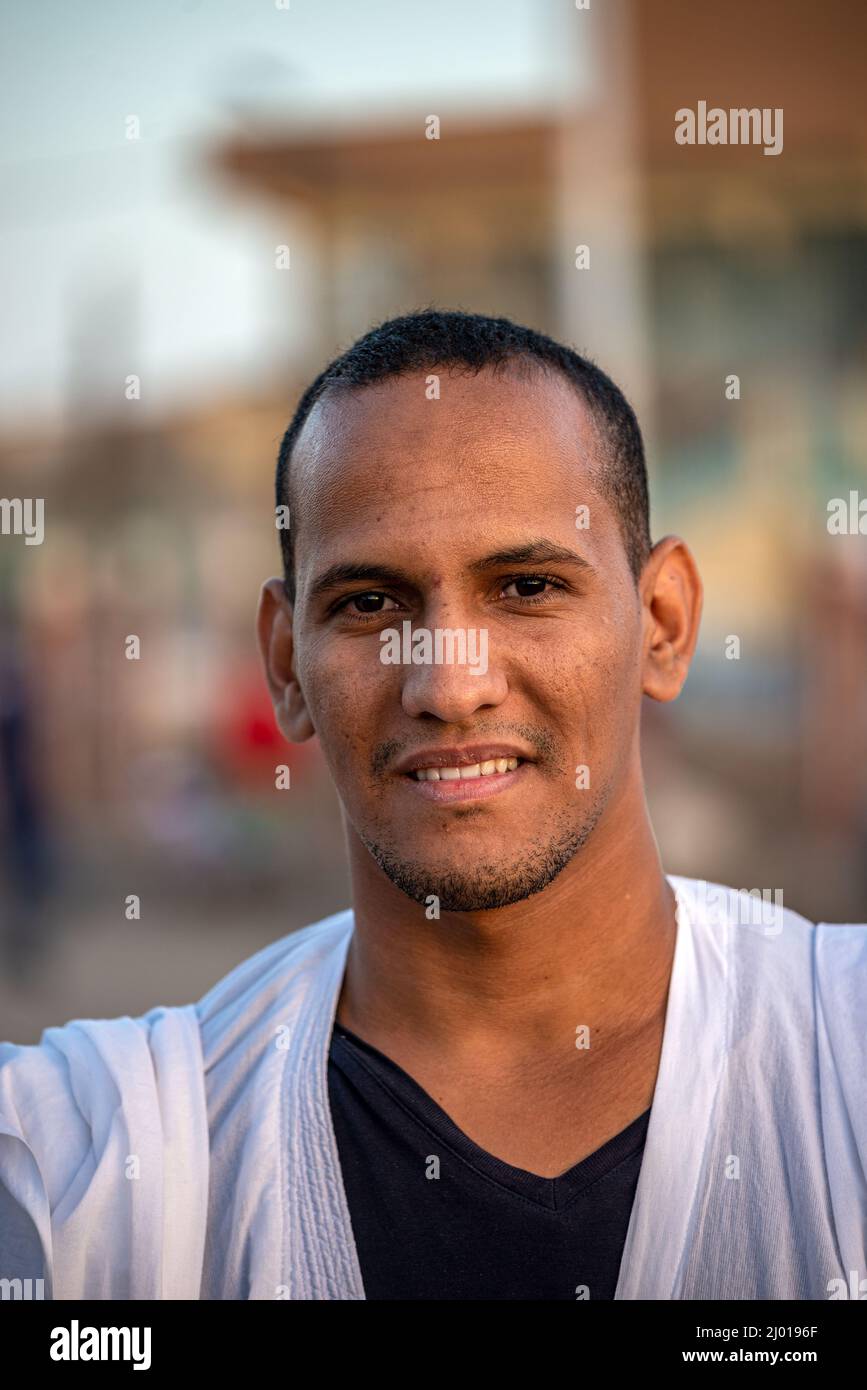 Portrait d'un homme ethnique arabe, Atar, Mauritanie Banque D'Images
