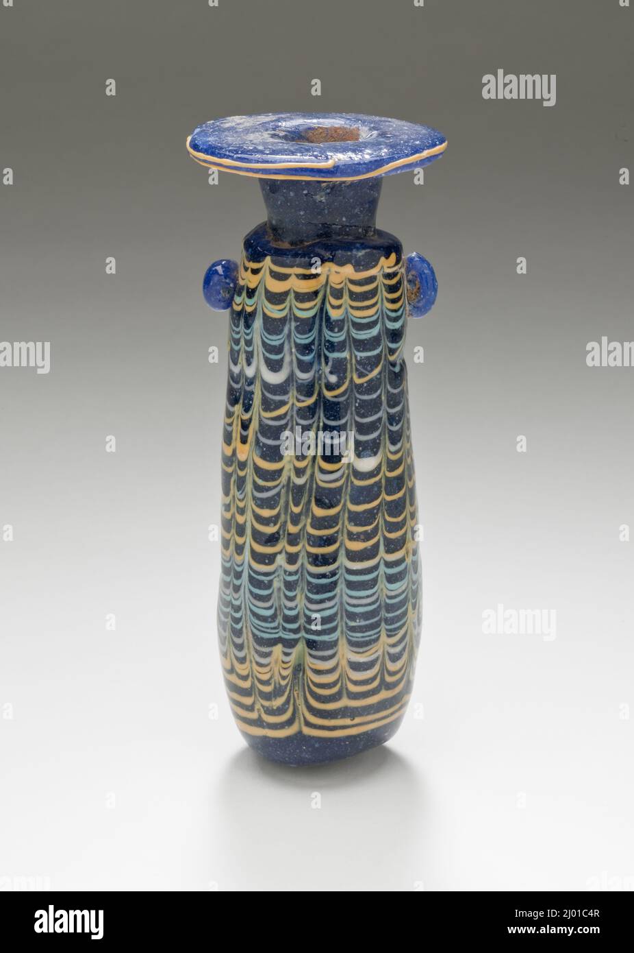 Alabâtre. Méditerranée orientale, 6th - 4th siècle avant J.-C.. Ameublement; service de chambre. Verre formé par le noyau Banque D'Images