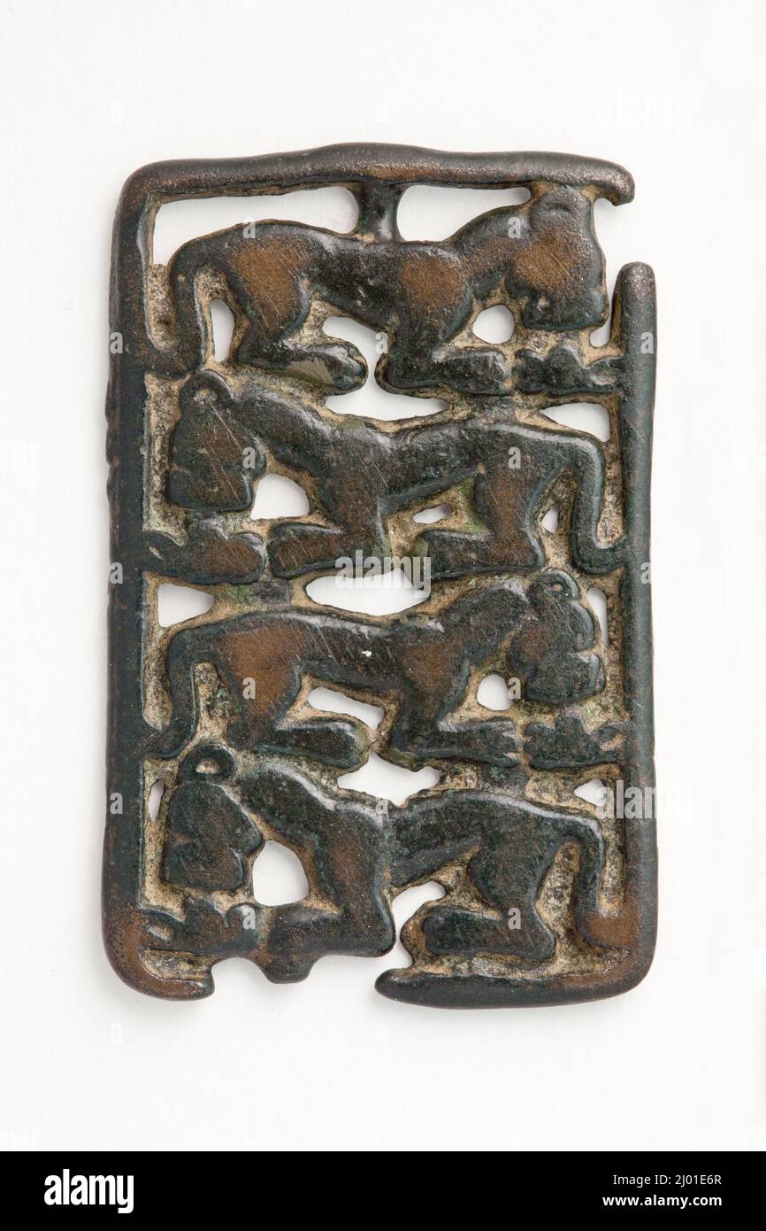 Plaque. Ouest de la Mongolie intérieure, 4th-3rd siècle C.-B.. Sculpture; plaques. Bronze, moulé Banque D'Images