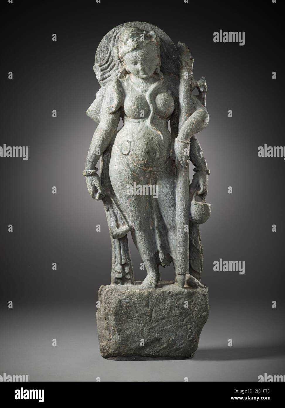 Une déesse tantrique. Inde, Rajasthan, Tanesar-Mahadeva, vers 500-550. Sculpture. Schist vert foncé folié Banque D'Images