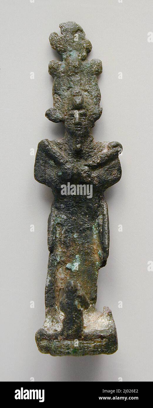 Figurine d'Osiris enveloppée par les ailes d'Isis. Égypte, période tardive - période de Ptolemaic (711 - 30 BCE). Sculpture. Bronze Banque D'Images