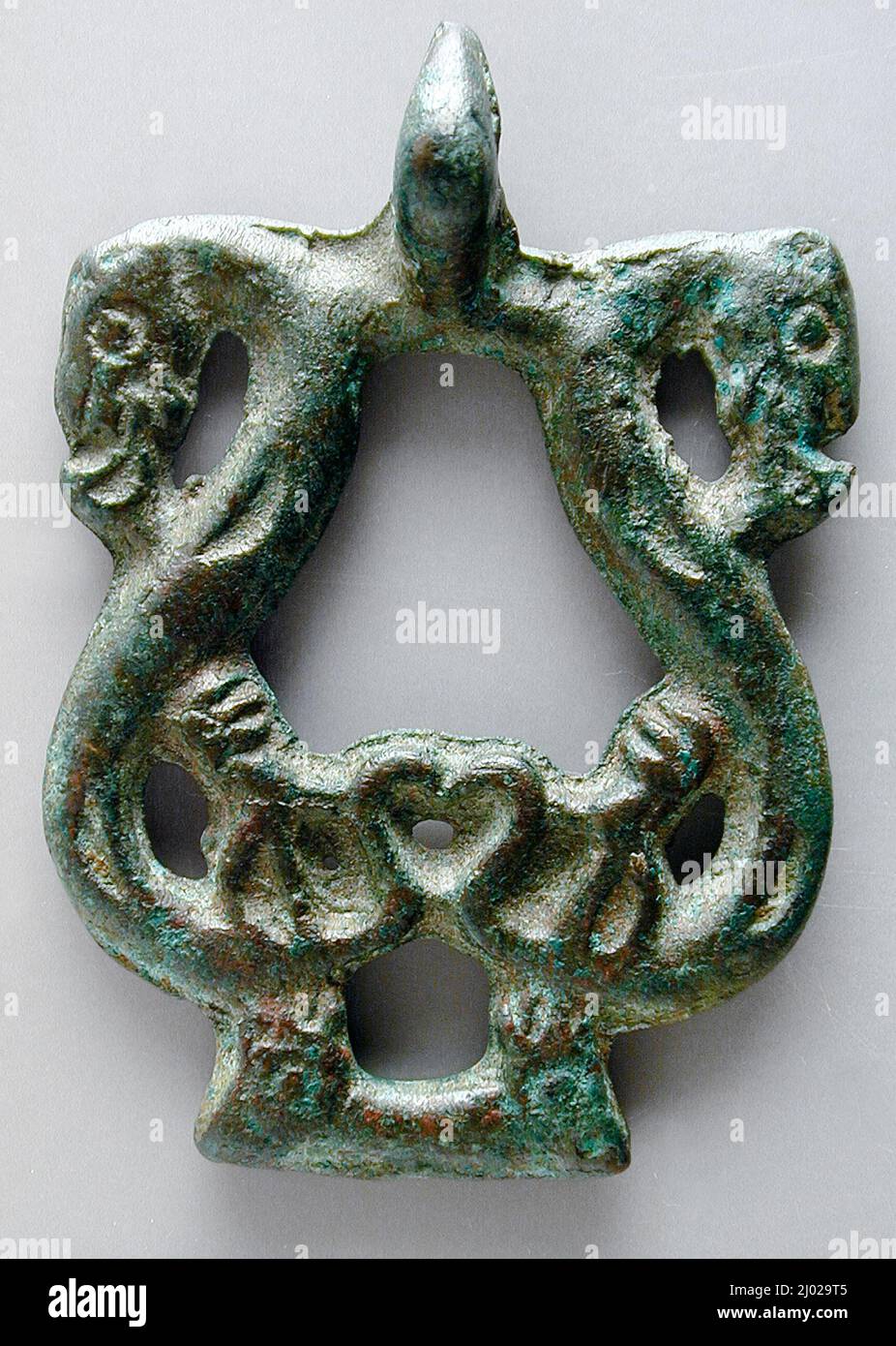 Plaque. Ouest de la Mongolie intérieure, 4th-3rd siècle C.-B.. Sculpture; plaques. Bronze, moulé Banque D'Images