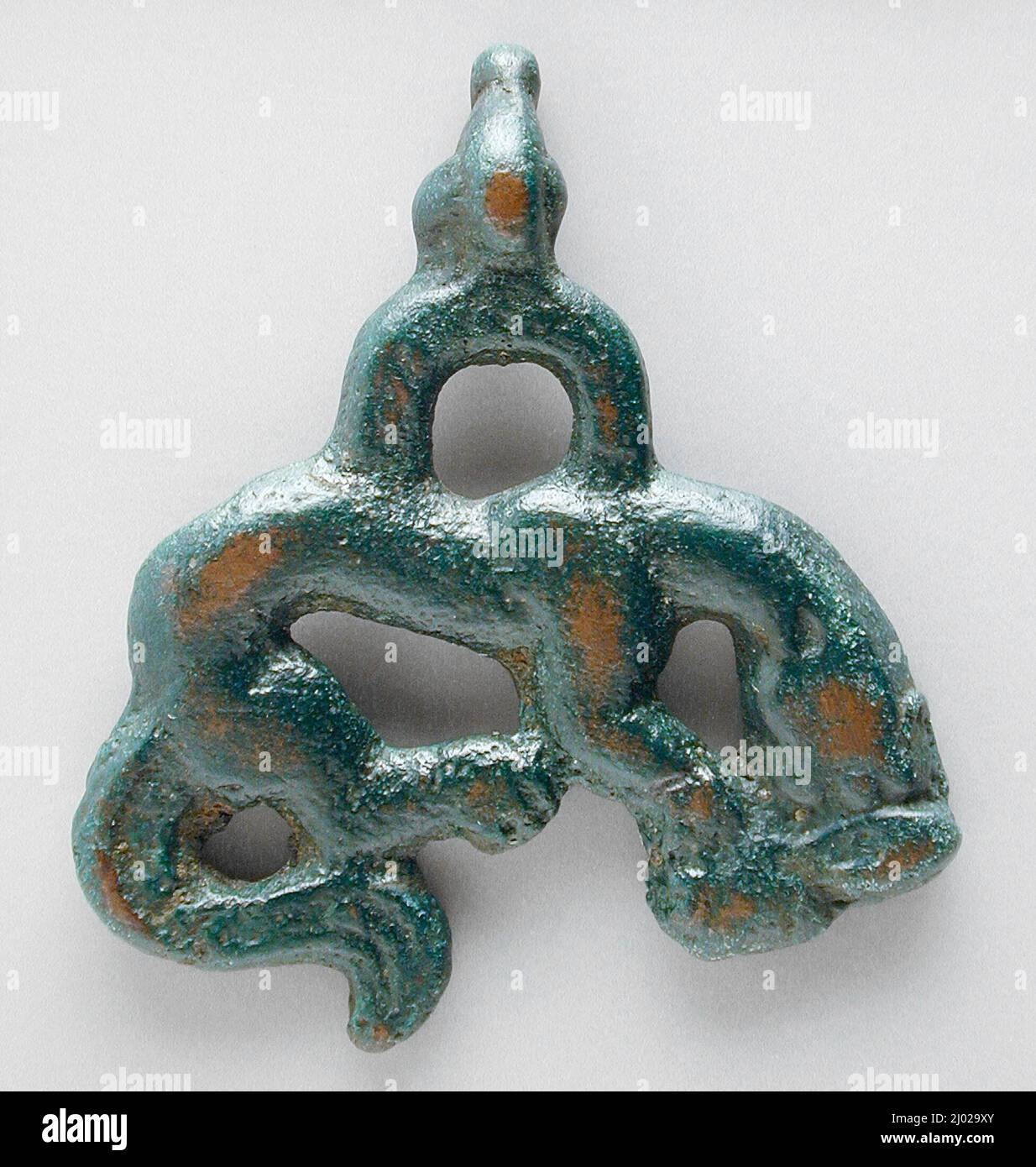 Poignée de commande. Ouest de la Mongolie intérieure, 4th-3rd siècle C.-B.. Bijoux et accessoires; pendentifs. Bronze, moulé Banque D'Images