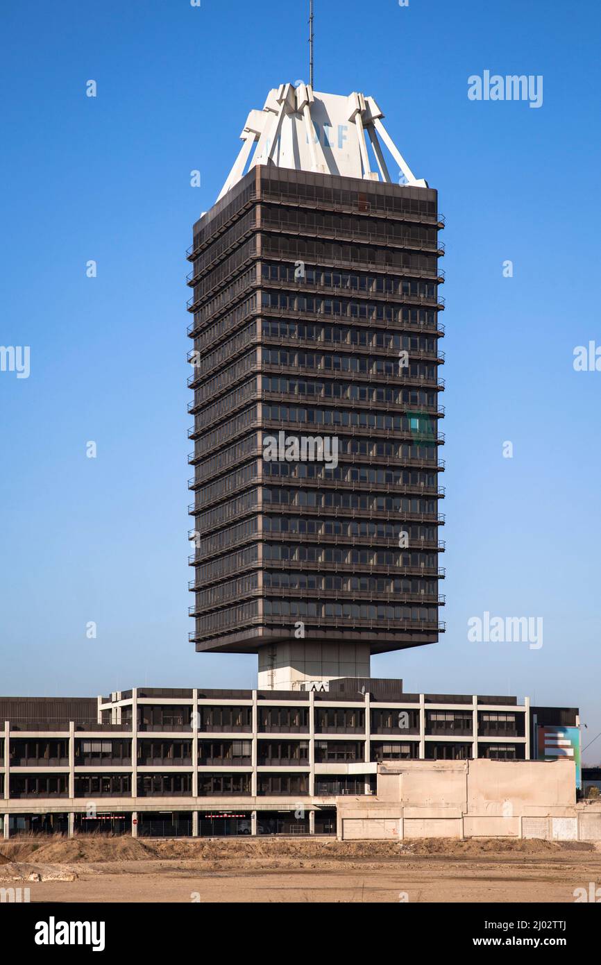 Bâtiment de grande hauteur de la Deutschlandfunk (station de radio publique allemande) dans le quartier de Raderberg, Cologne, Allemagne. Hochhaus des Deutsch Banque D'Images