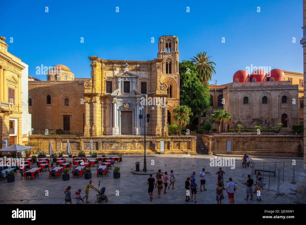 Église San Cataldo et Église Sainte Marie de l'amiral (la Matorana), site classé au patrimoine mondial de l'UNESCO, Palerme, Sicile, Italie, Europe Banque D'Images