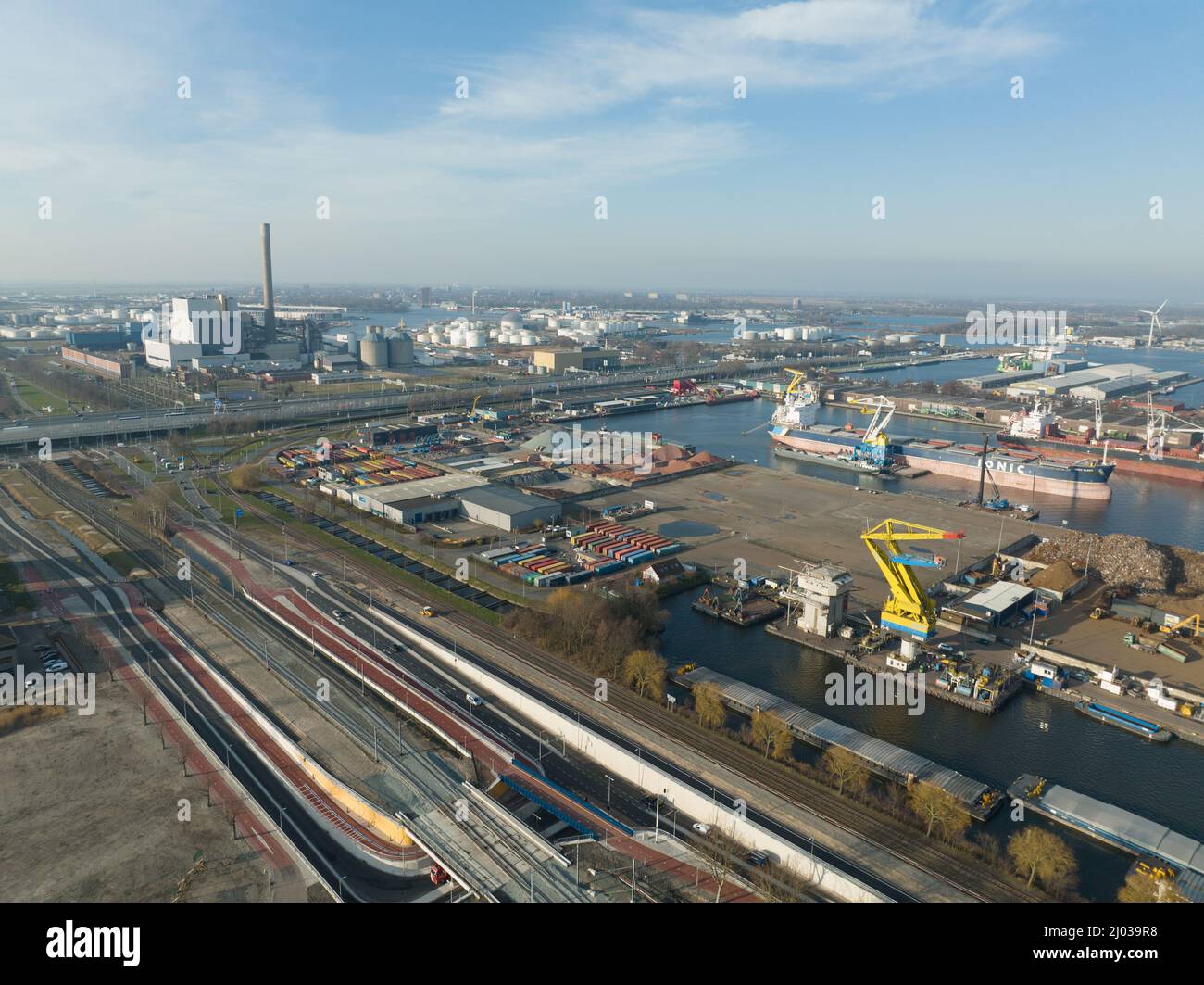 Amsterdam Westhaven, 2th mars 2022, pays-Bas. Chargement de fret d'un navire dans la zone industrielle, port, vraquiers, laoding, lourd Banque D'Images