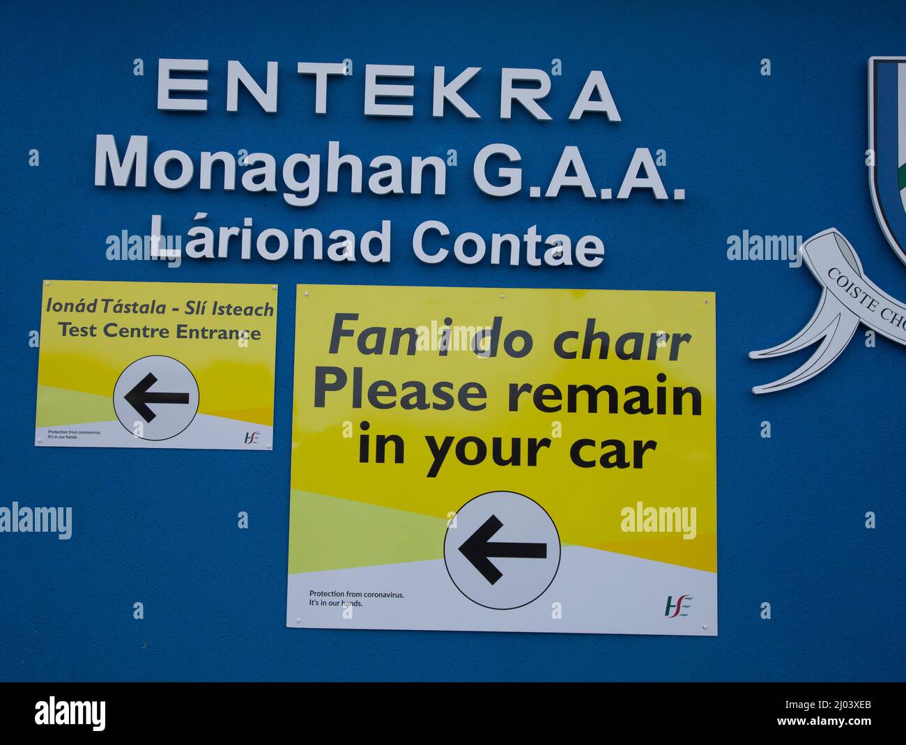 Panneau pour le centre de tests Covid dans le comté de Monaghan, Irlande Banque D'Images