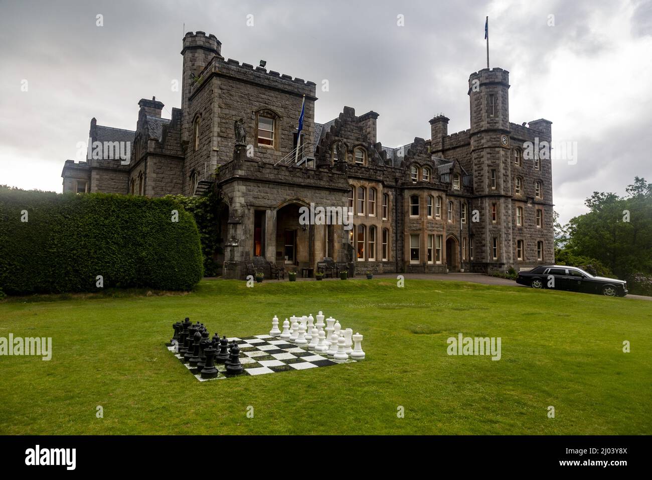 Chessboard en face de l'Inverlochy Castle Hotel, fort Williams, Écosse Banque D'Images