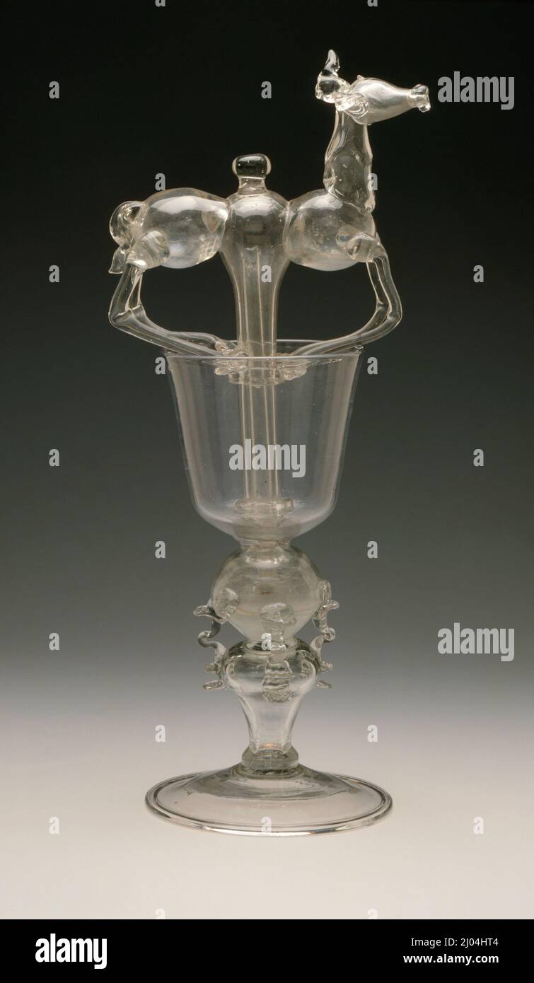 Trick-Glass. Europe du Nord-Bohême, vers 1675-1750. Ameublement; service de chambre. Verre soufflé et à outils Banque D'Images