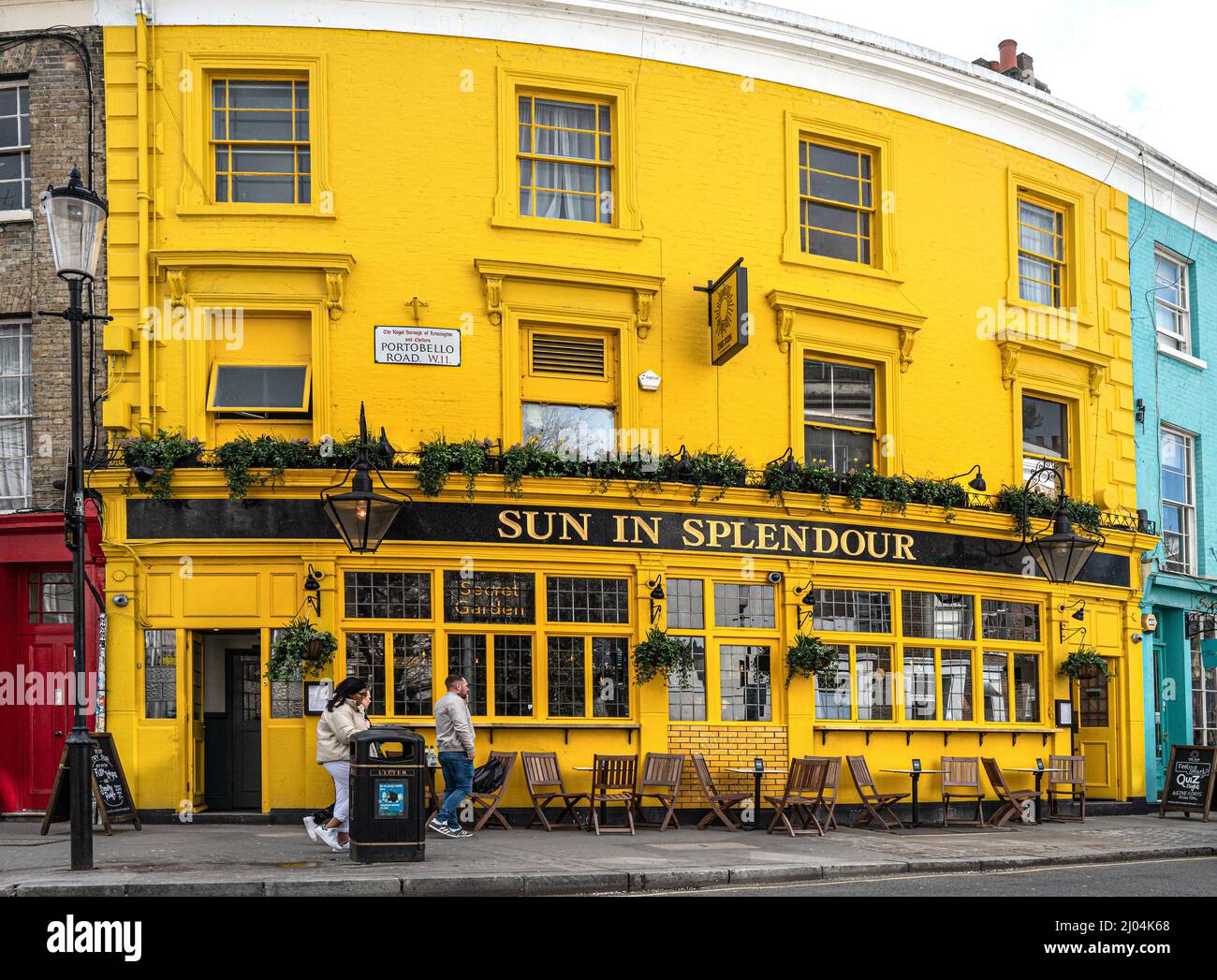 Soleil dans la splendeur de la maison publique, Portobello Road, Notting Hill, Londres Banque D'Images