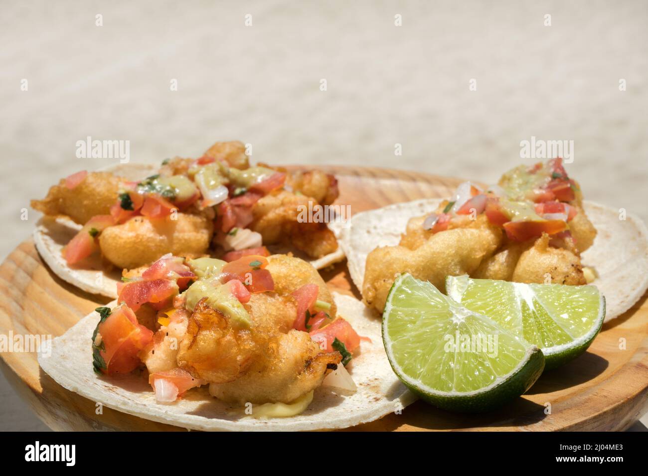 Tacos mexicains traditionnels aux crevettes Banque D'Images