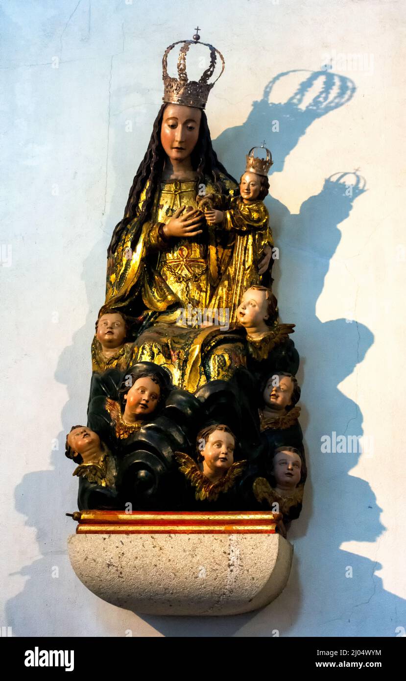 Virgen Inglesa en la capilla del Sagrario o Capilla de la Virgen Inglesa en Catedral de Mondoñedo, Lugo, Galice, España Banque D'Images