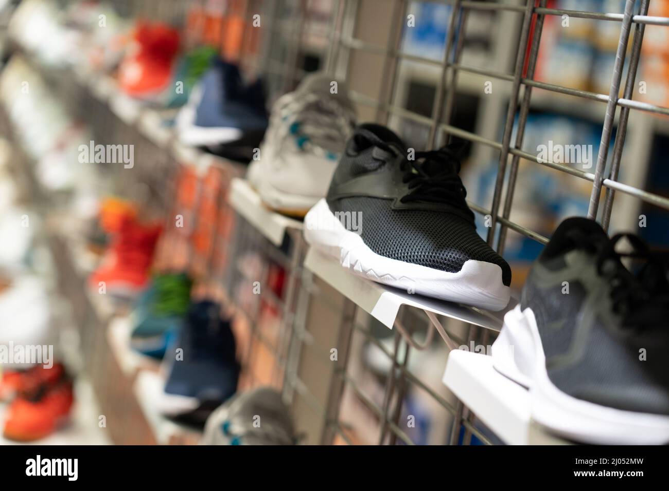 Sport shoes sale Banque de photographies et d images a haute resolution Alamy
