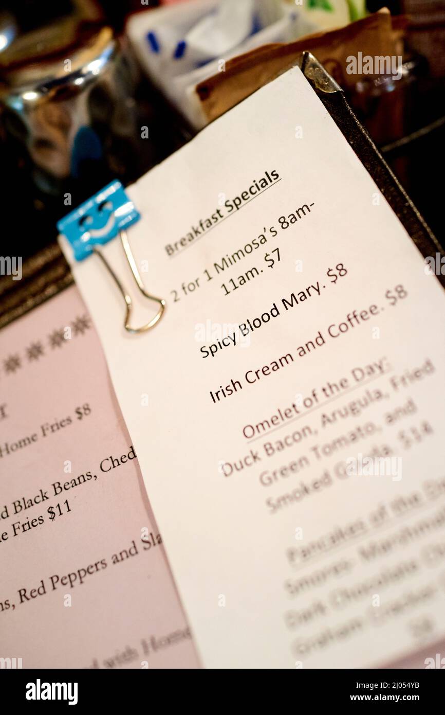 Menu brunch au restaurant et bar Off the Hook à Key West, Floride, FL USA. Le point le plus méridional dans la zone continentale des États-Unis. Destination de vacances sur l'île Banque D'Images