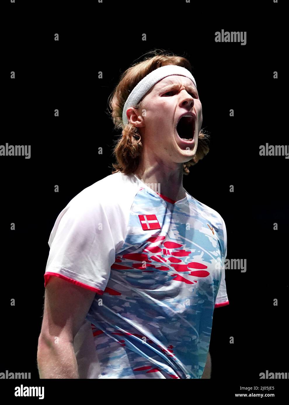 Anders Antonsen au Danemark en action lors de son match contre Loh Kean Yew à Singapour lors du premier jour des Championnats de badminton YONEX All England Open à l'Utilita Arena Birmingham. Date de la photo: Mercredi 16 mars 2022. Banque D'Images