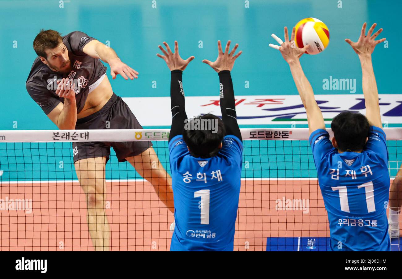 Volleyball Woori Card WooriWON vs. Korean Air Jumbos Lincoln Williams