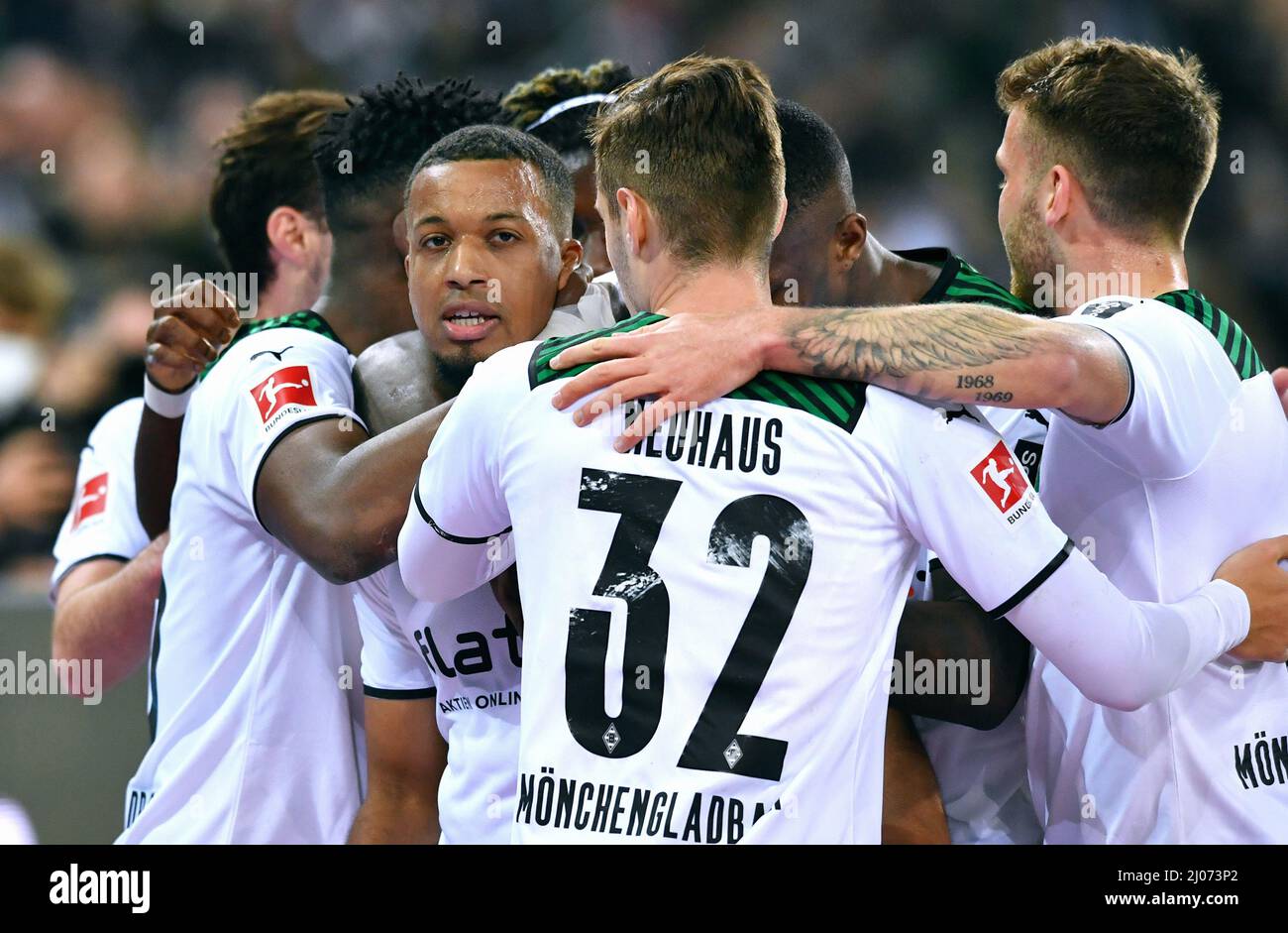 Bundesliga, Borussia Park Mönchengladbach: Borussia Mönchengladbach vs Hertha BSC Berlin; Alassane célébrant le plaidoyer après la notation Banque D'Images