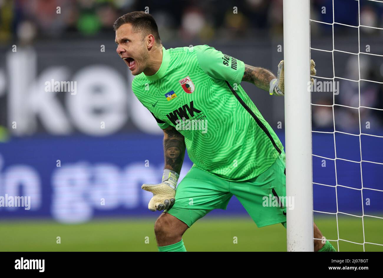 Rafat Gikiewicz FC Augsburg FC Augsburg - Borussia Dortmund BVB Fussball 1 . Bundesliga saison 2021 / 2022 27.2.2022 dans WWK Arena Augsburg © diebilderwelt / Alamy stock Banque D'Images