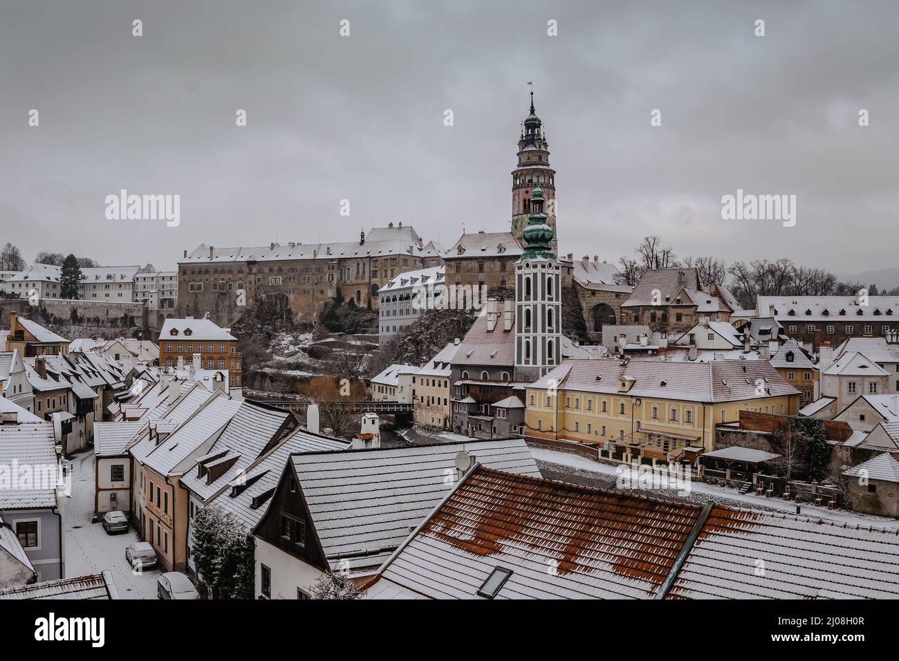 Vue d'hiver de Cesky Krumlov, République tchèque.célèbre cité médiévale tchèque avec la Renaissance et château baroque sur la roche raide au-dessus de la Vltava.UNESCO Her Banque D'Images