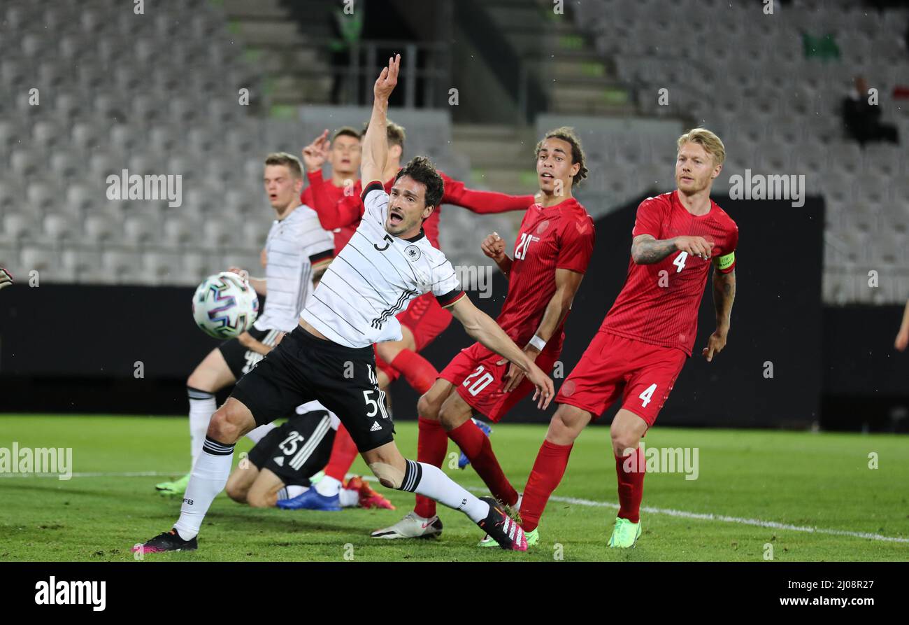 Tapis de jeu Hummels Fussball LŠnderspiel Deutschland - DŠnemark © diebilderwelt / Alamy stock Banque D'Images