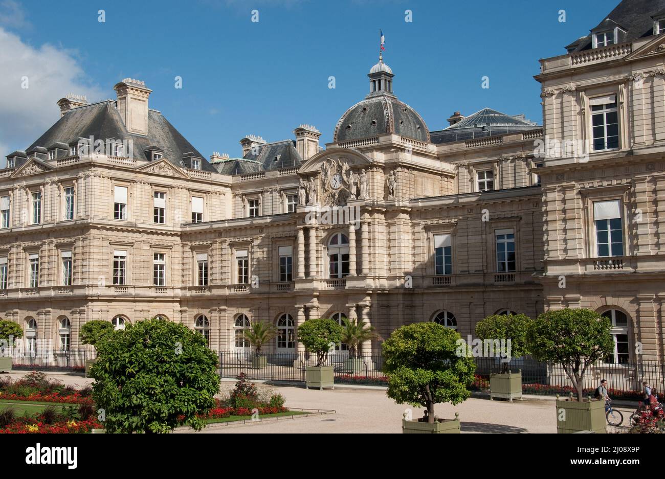 Palais du Luxembourg, Jardins du Luxembourg, Paris, France. Le Sénat se réunit ici pour accepter des lois. Banque D'Images