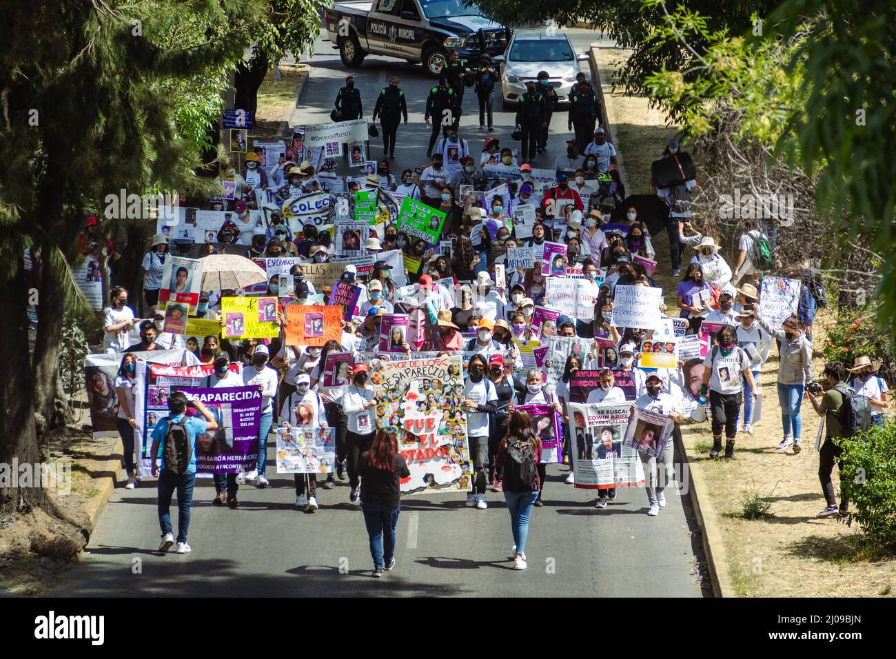 Sur le chemin de 8M, une manifestation féministe pour commémorer la Journée internationale de la femme, ils exigent la clarification des fémicides à Puebla. Banque D'Images