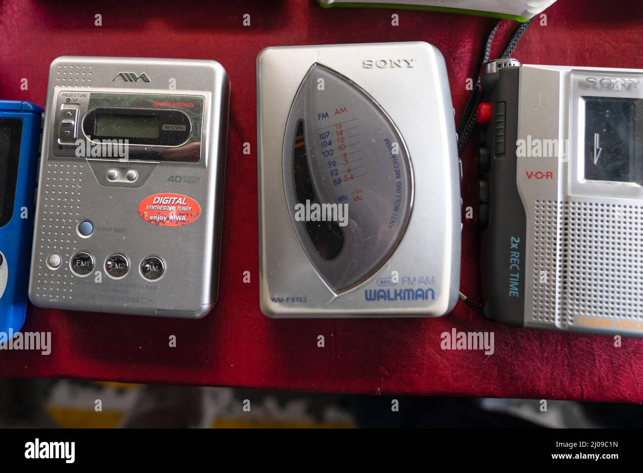 Ankara, Turquie - Mars 03 2022: Différents marchans dans un marché aux puces. Banque D'Images