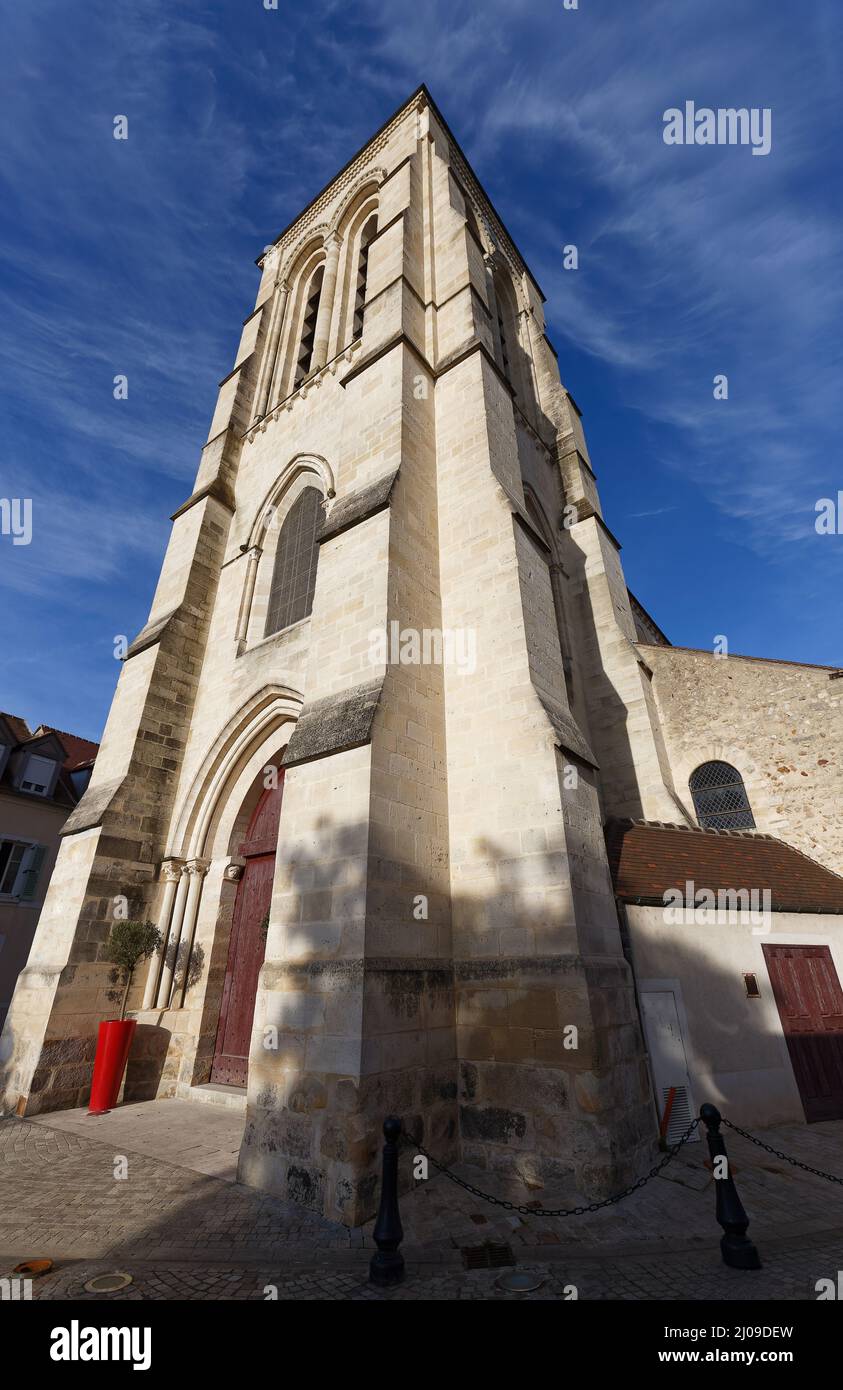 La cathédrale Saint-Spire Corbeil est une église catholique romaine située dans la ville de Corbeil-Essonnes, en France. Banque D'Images