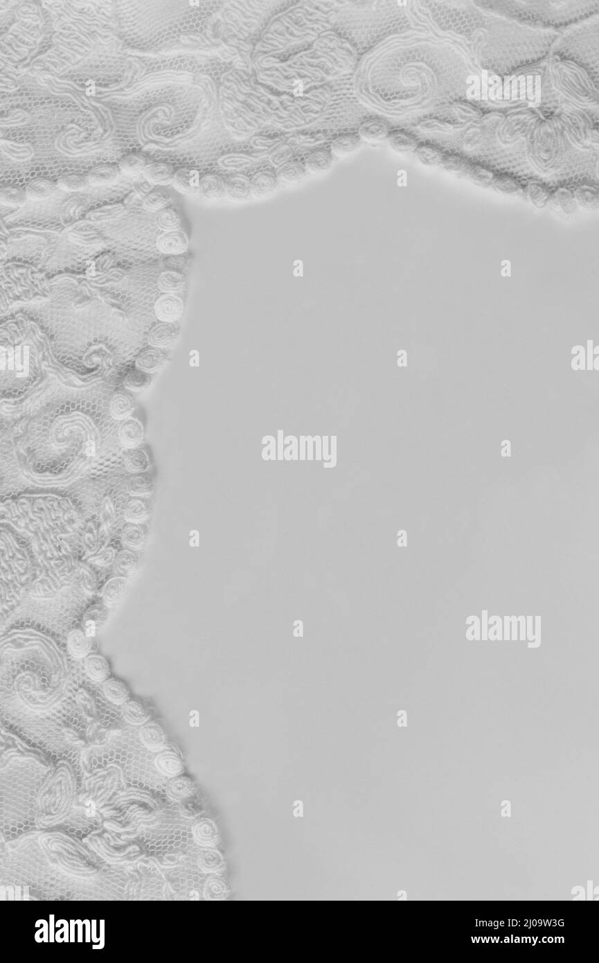 Espace pour votre message texte avec des bords en dentelle sur le côté et le dessus. La dentelle est un gros plan de veiling antique de Madère. Idéal pour un mariage ou un engagement. Banque D'Images Espace pour votre message texte avec des bords en dentelle sur le côté et le dessus. La dentelle est un gros plan de veiling antique de Madère. Idéal pour un mariage ou un engagement. Banque D'Images