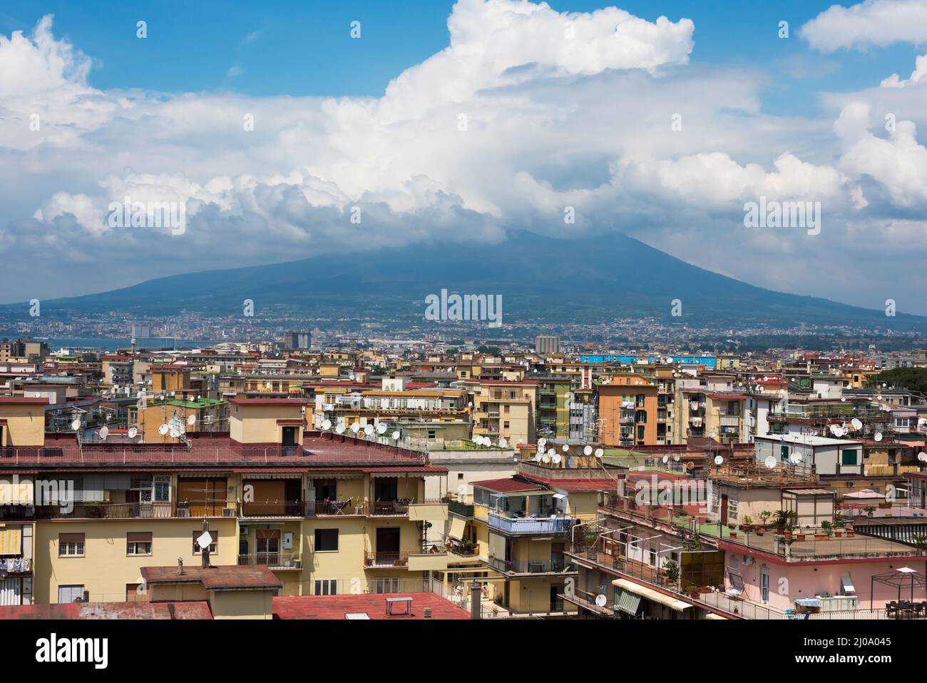 Vue de Pompéi avec le Vésuve au loin, province de Naples, région Campanie, Italie Banque D'Images