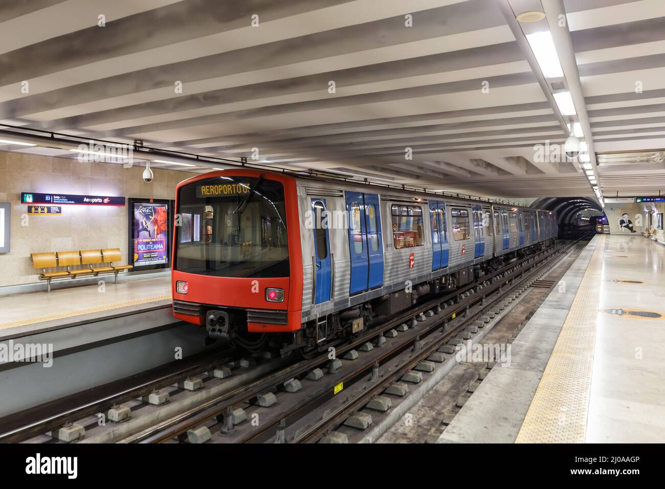 Lisbonne, Portugal - 25 septembre 2021 : Lisbonne Lisboa Station de métro Aeroporto au Portugal. Banque D'Images