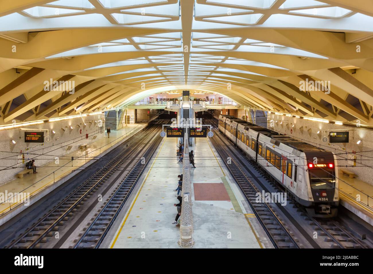 Valence, Espagne - 17 février 2022: Métro Valencia station Alameda transports publics à Valence, Espagne. Banque D'Images