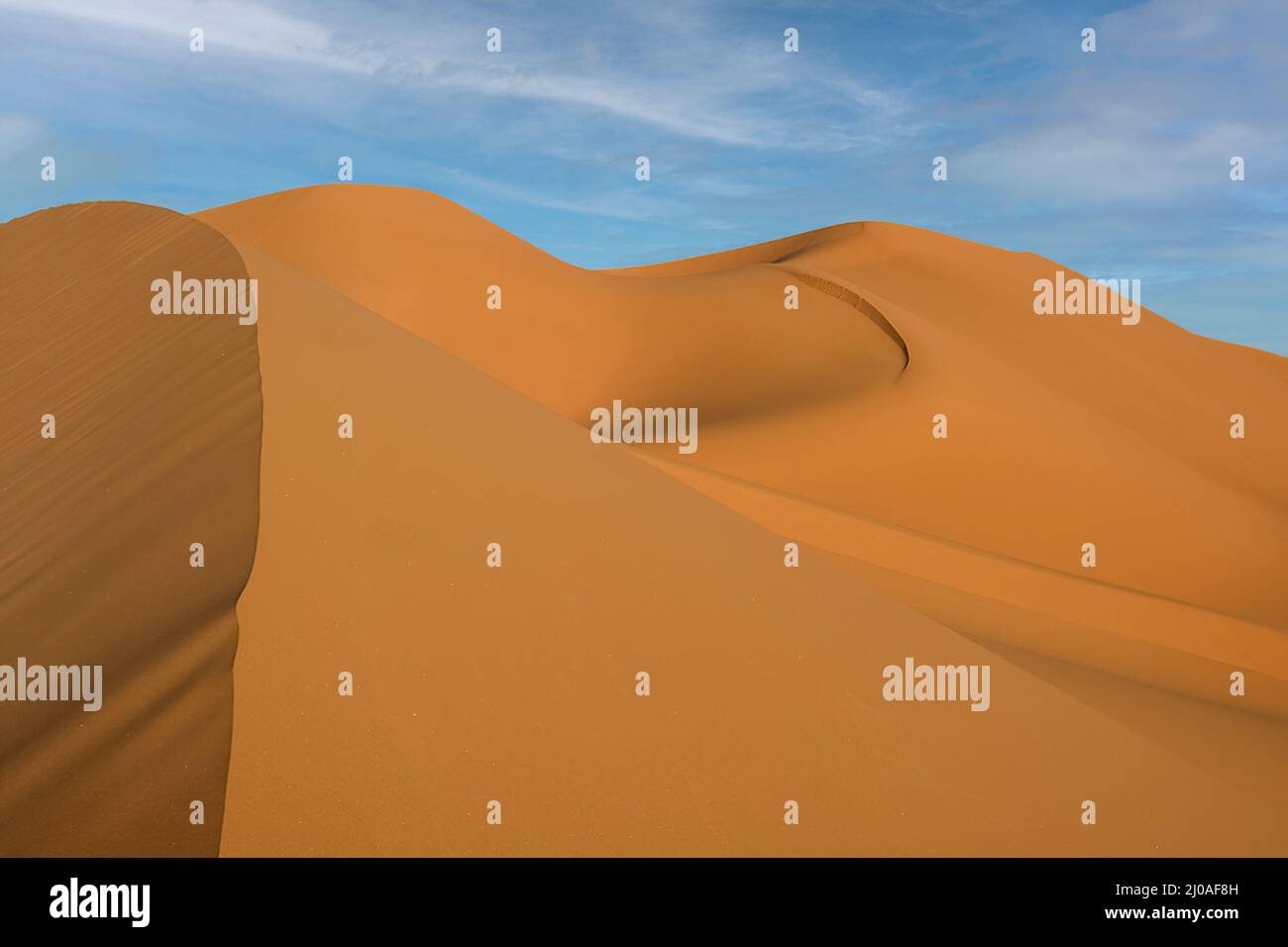 Dune de sable dans le désert du Sahara en Algérie Banque D'Images