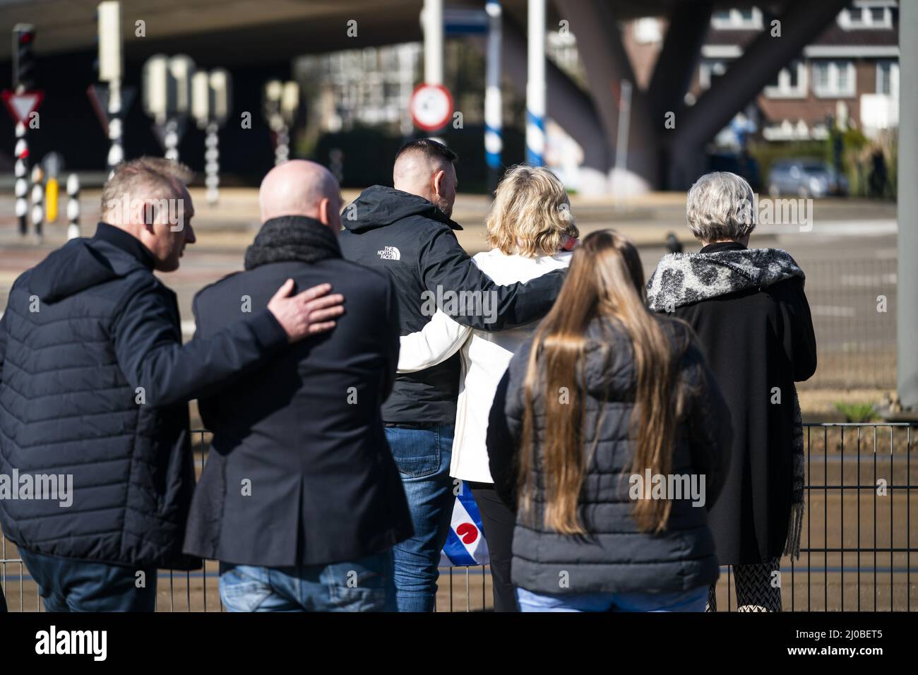 UTRECHT - Utrecht herdenkt de tramaanslag porte Gokmen T. van drie jaar geleden, waarbij vier mensen overleden. De afgelopen twee herdenkingen waren kleinschalig porte de coronamaatregelen. Dit jaar mag er publiek bij zijn. ANP JEROEN JUMELET Banque D'Images