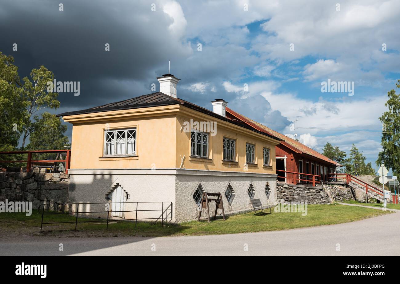 Sala Silvergruva, Vastmanlands LAN - Suède - 08 07 2019 logement sur le site de la mine d'argent avec des ralindouds ascendants Banque D'Images