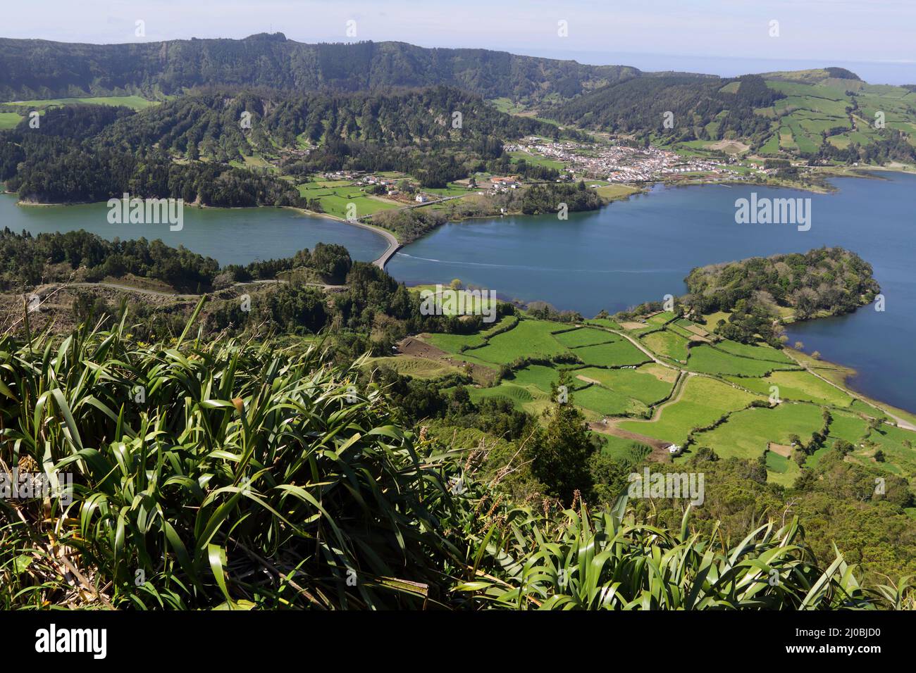 CETE Cidades avec Lagoa Azul et Lagoa Verde, Sao Miguel, Açores Banque D'Images