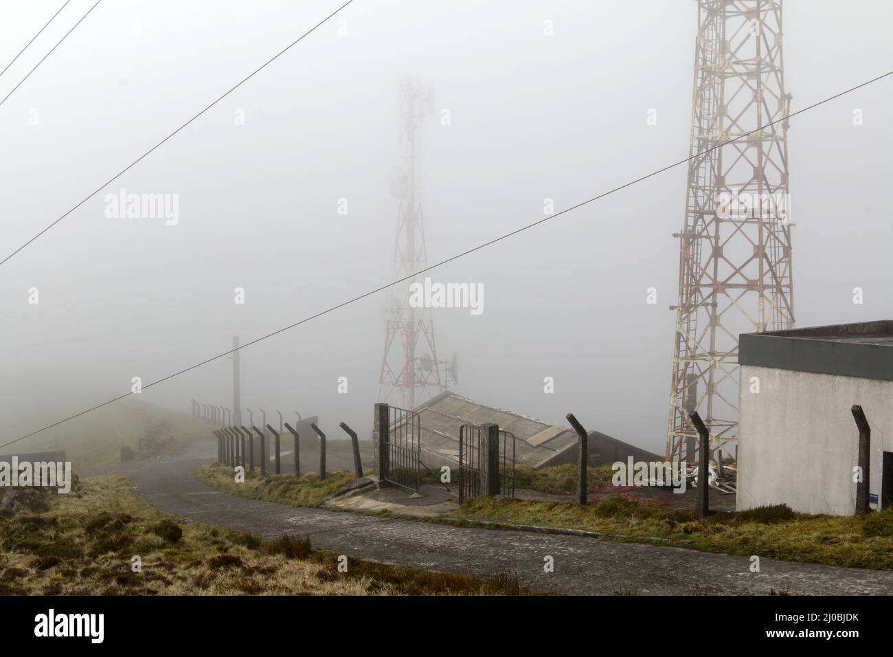 Mâts de treillis sur Pico do Barrosa, île de Sao Miguel, Açores Banque D'Images