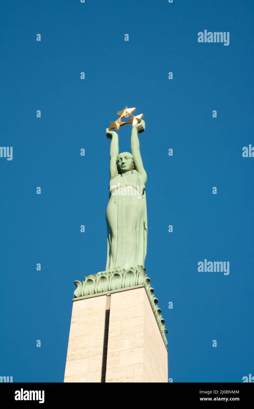 Le Monument de la liberté à Riga, Lettonie. Le mémorial en l'honneur des soldats tués pendant la guerre d'indépendance lettone en 1918-1919 Banque D'Images