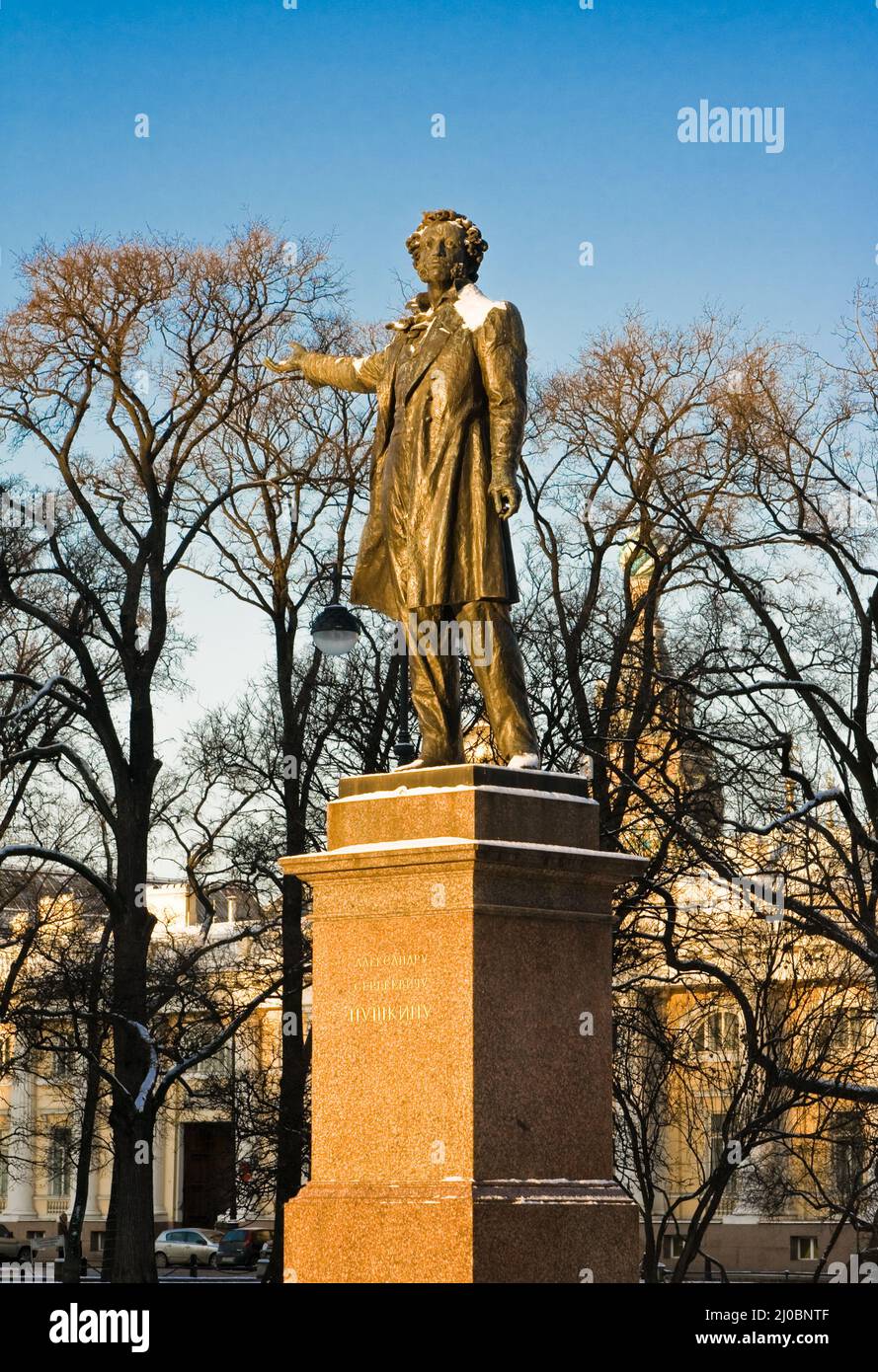 Statue d'Alexandre Pouchkine, célèbre poète russe. Place des Arts, Saint-Pétersbourg, Russie Banque D'Images