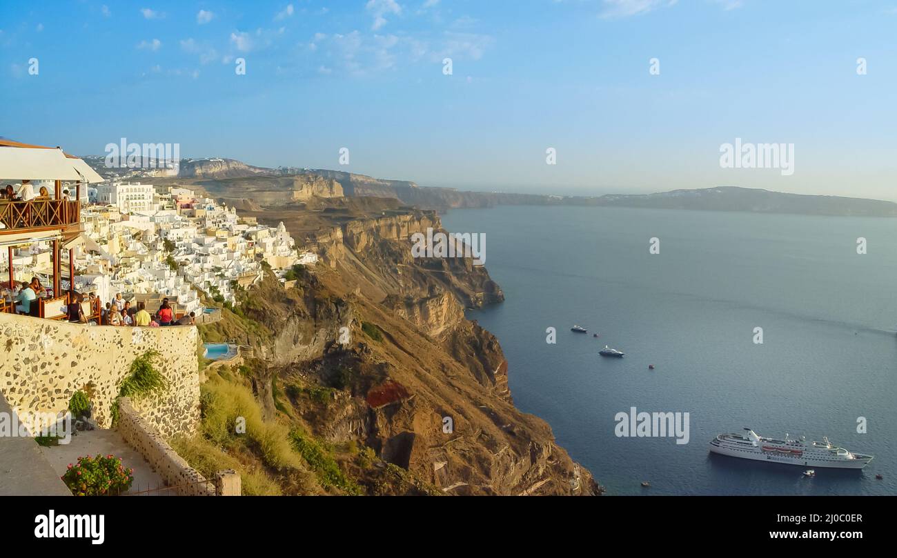 Vue sur Fira dans Santorini une île grecque Banque D'Images