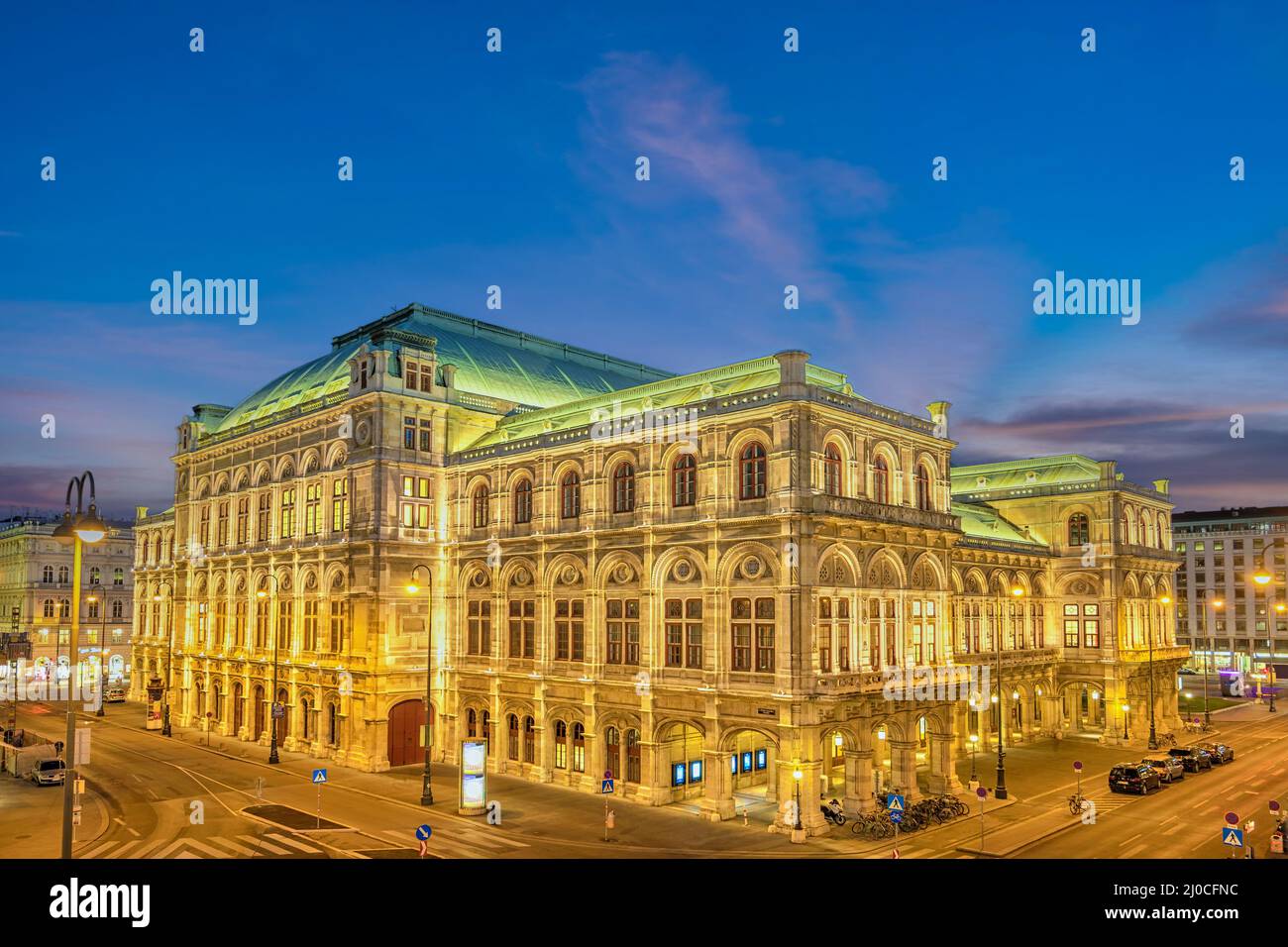 Vienne Autriche vue nocturne de la ville à l'Opéra national de Vienne Banque D'Images