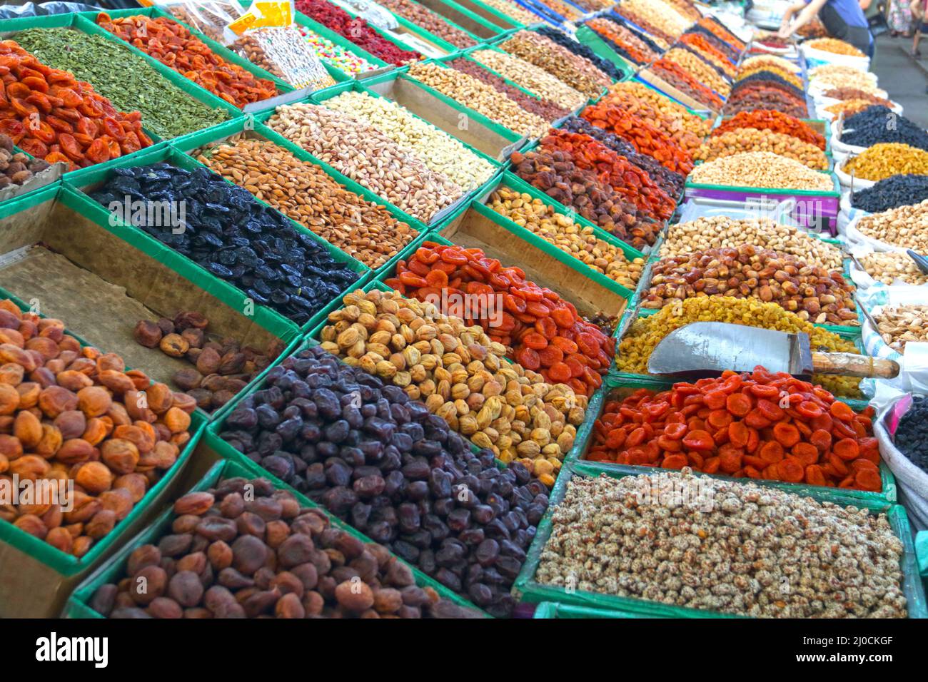 Fruits secs et noix, Osh Bazar, Bichkek, Kirghizistan Banque D'Images