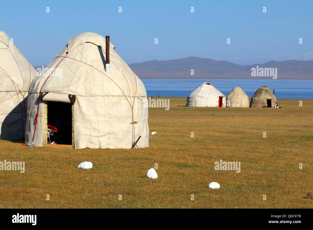 Camp de yourte au lac Song Kol, Kirghizistan central Banque D'Images