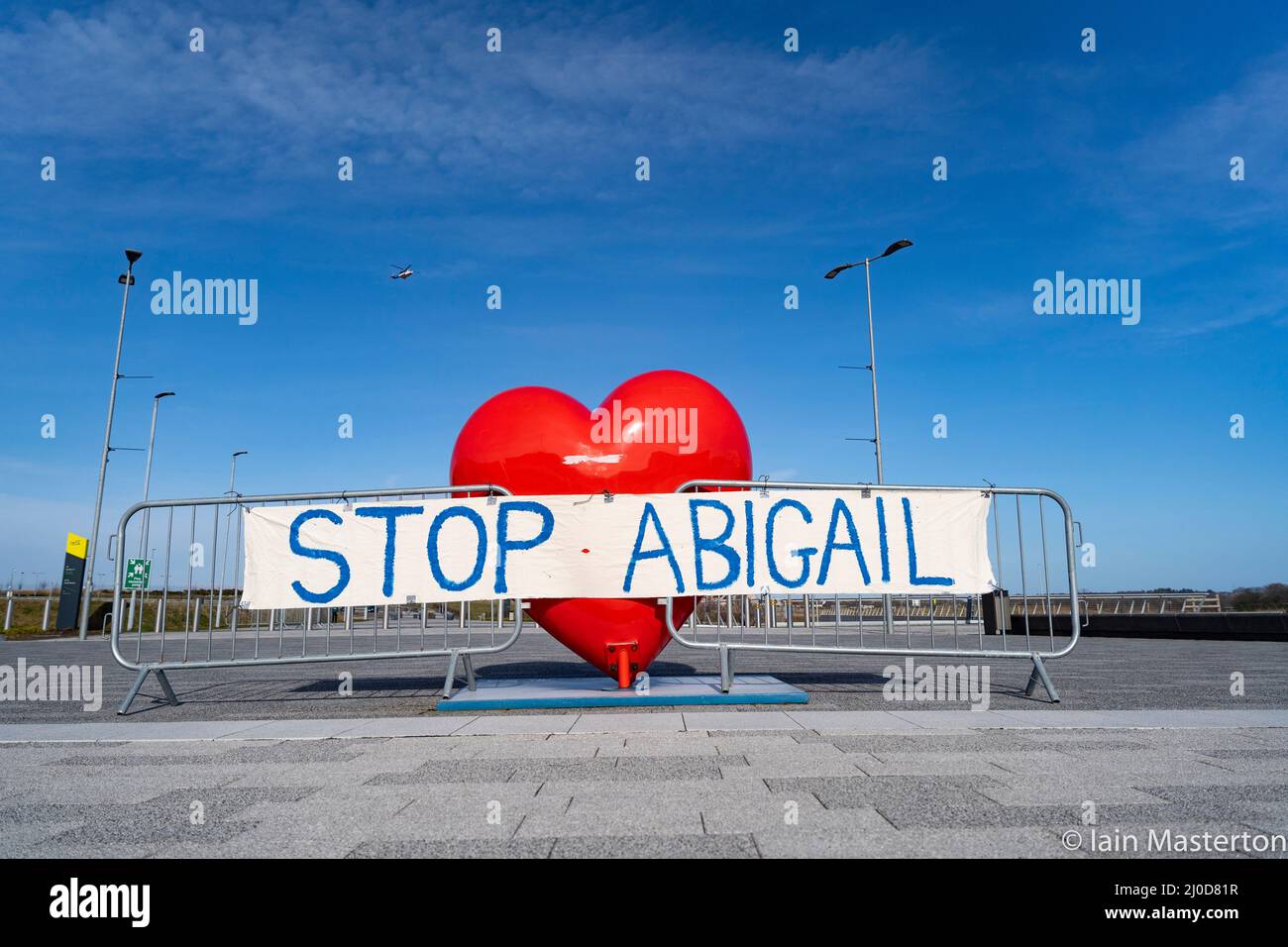 Aberdeen, Écosse, Royaume-Uni. 18th mars 2022. Signe de protestation contre le développement du nouveau champ pétroliaire d'Abigail lors de la conférence Scottish Conservative Party Conference 2022 au lieu de conférence P&J à Aberdeen, en Écosse. Iain Masterton/Alay Live News Banque D'Images
