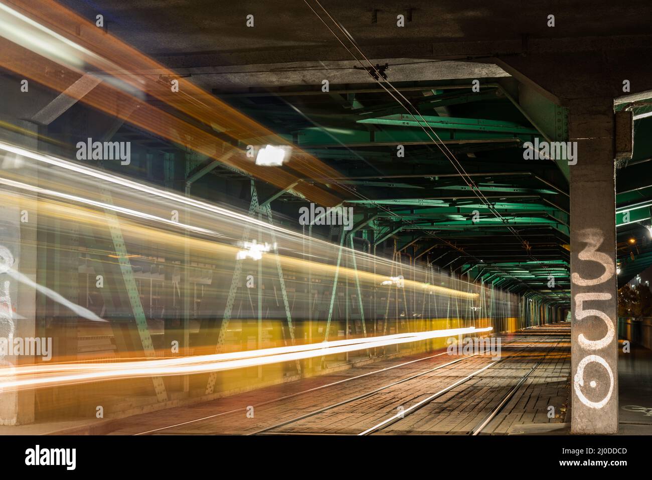 Le tramway au-dessus de la Vistule Banque D'Images