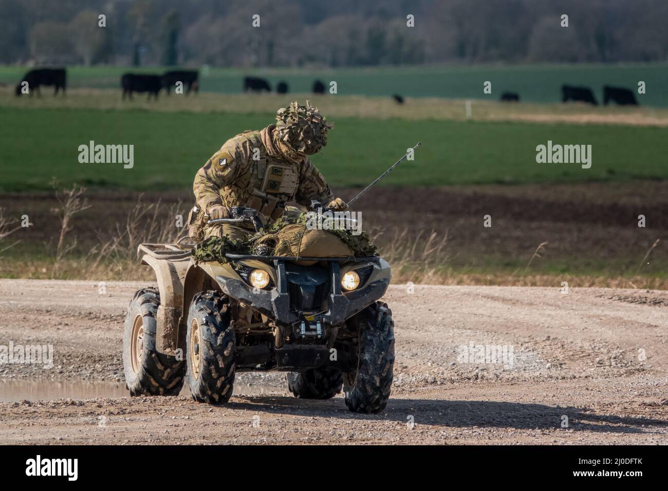 moto-tout-terrain-militaire-banque-de-photographies-et-d-images-haute