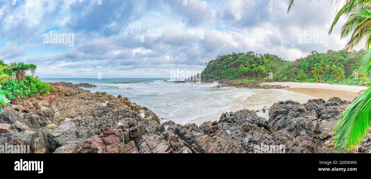 Vue sur la plage de Gamboa au Brésil près d'Itacare Banque D'Images