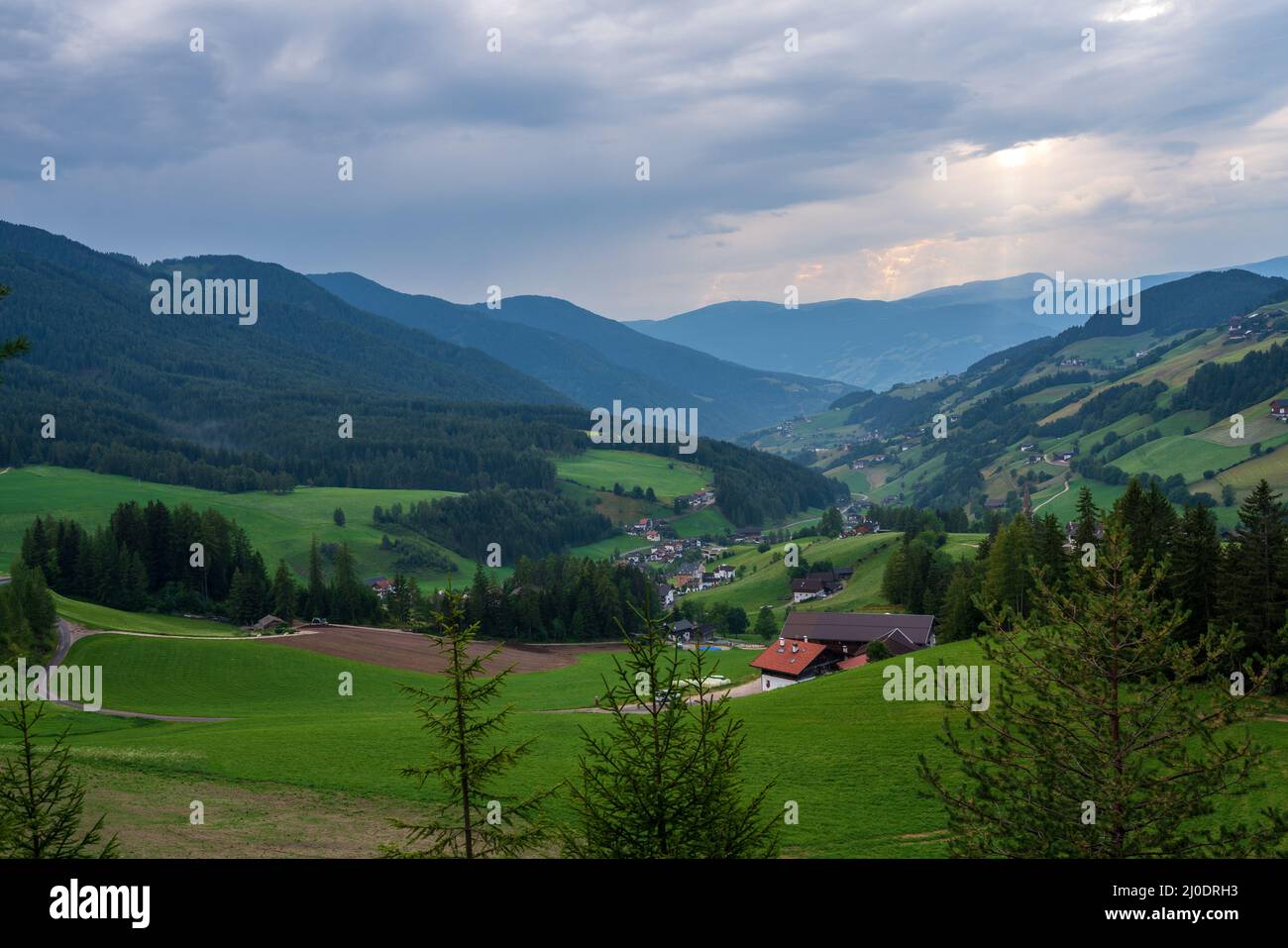 Villnos Valley dans le Tyrol du Sud Banque D'Images