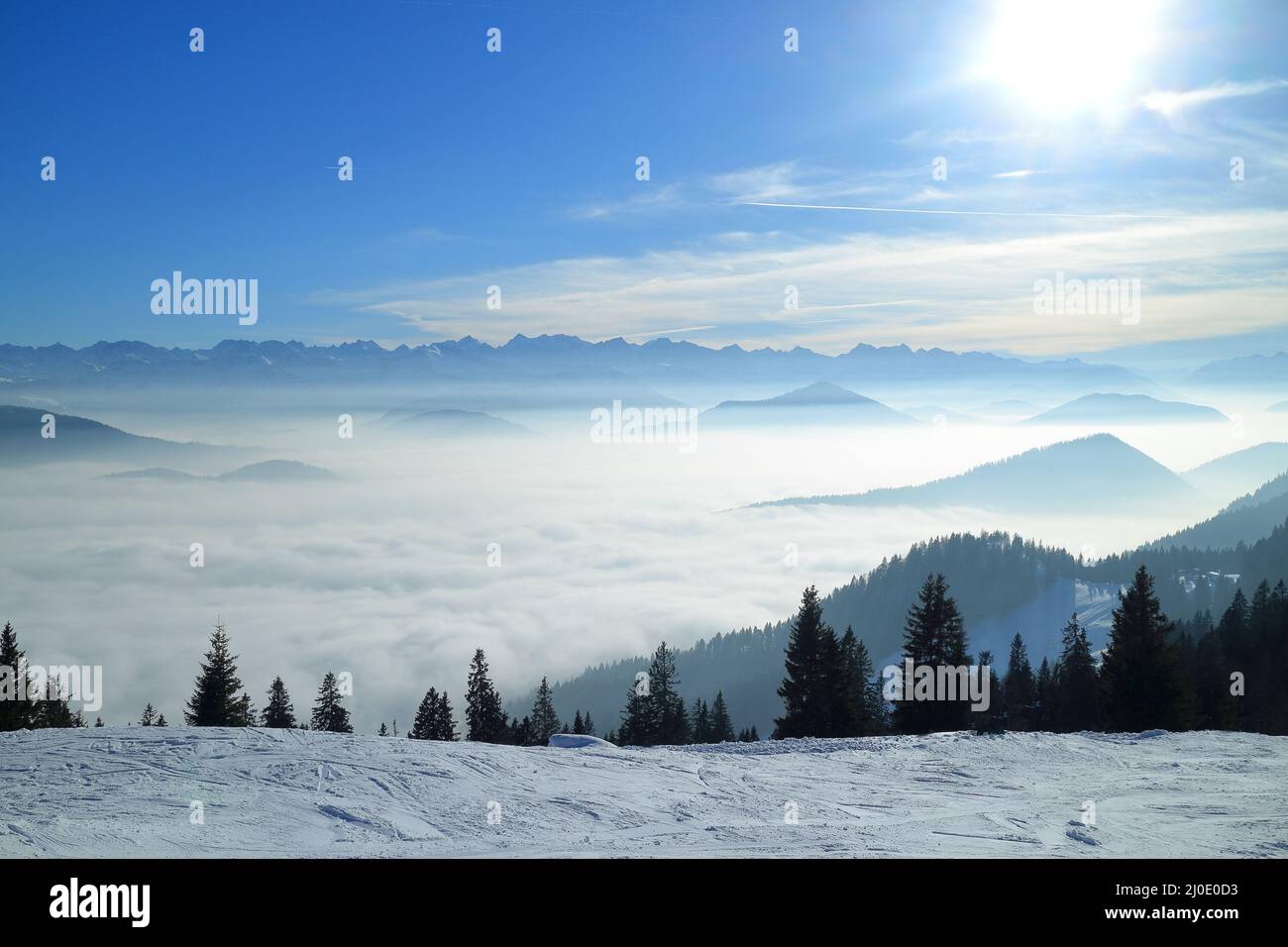 Domaine skiable dans le paysage de montagne Banque D'Images